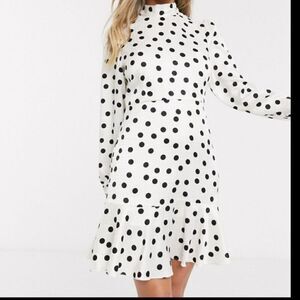 Style Cheat Cream and Black Polka Dot Skater LongSleeve Dress Sz 6